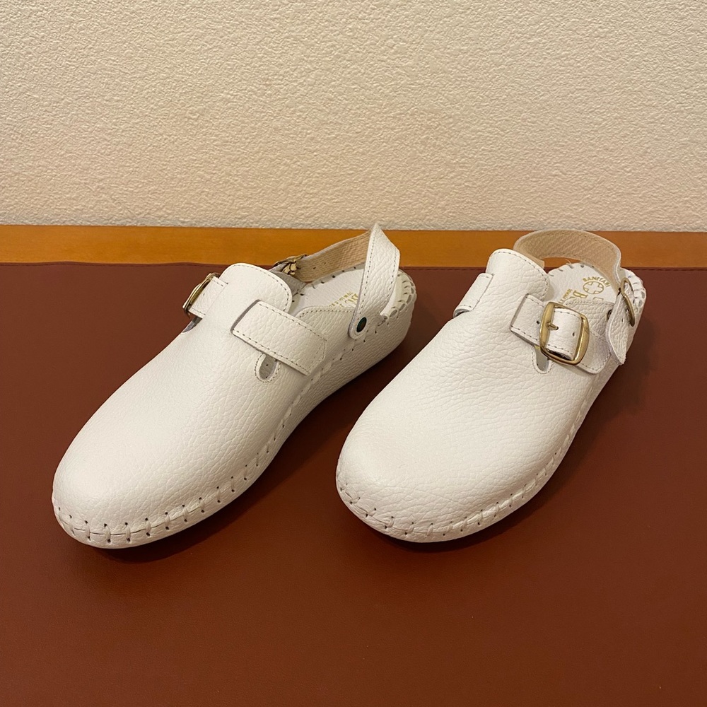 Butterfly Super Light Clog Health Shoes New In Box white
